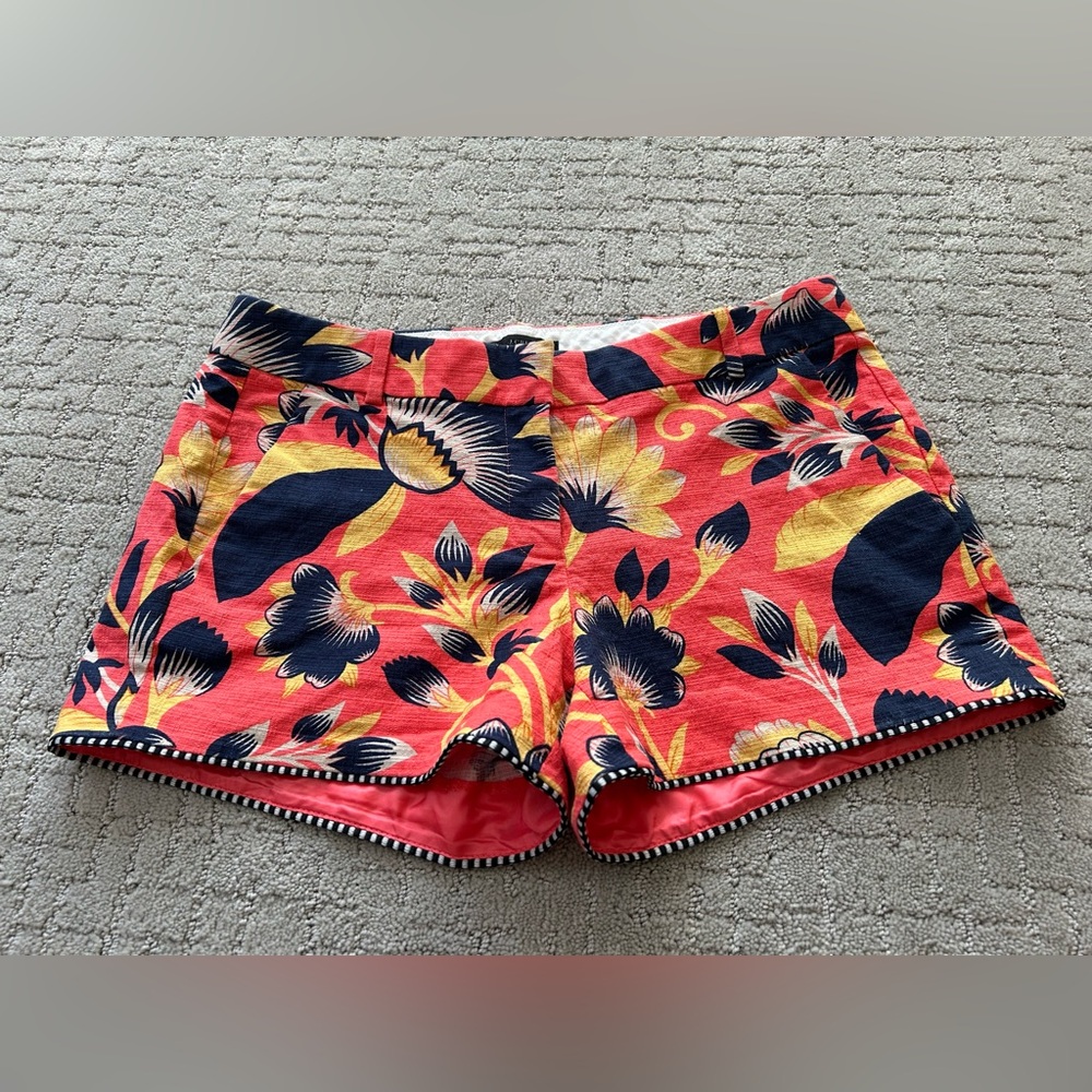 JCrew Shorts Women’s size 6. Like new condition.
